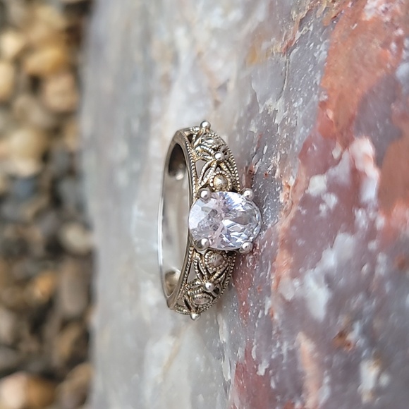 Jewelry - Beautiful Ring